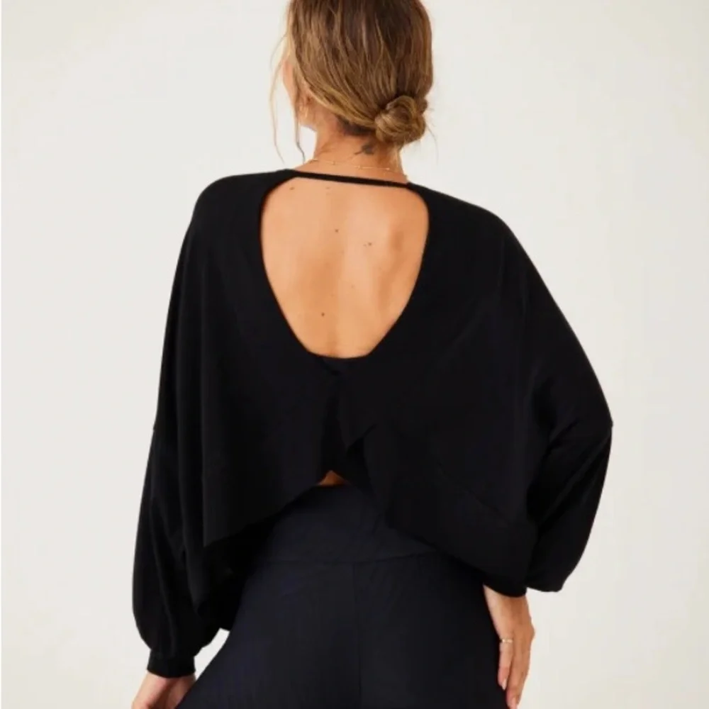 🆕 NWT Onzie | OM Long Sleeve Top | Black S/M